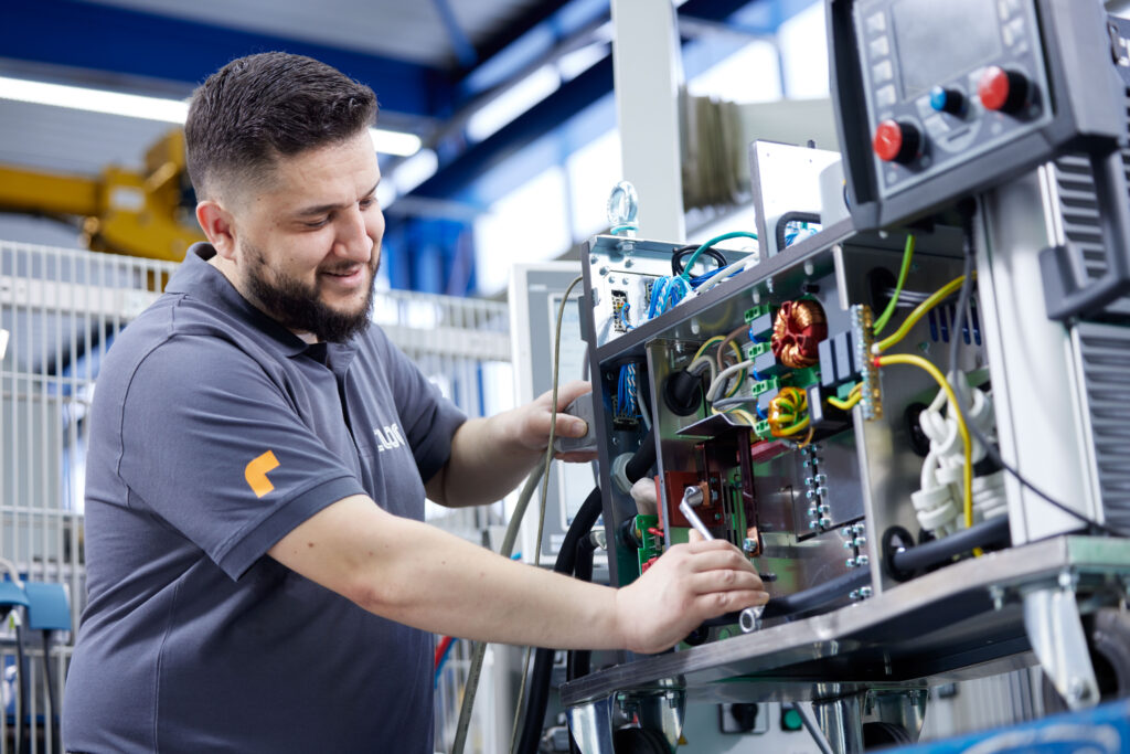 CLOOS welding automation service and support photograph
