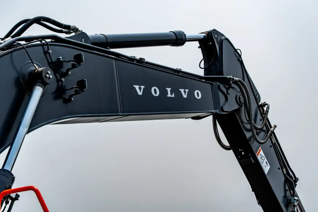 CLOOS automated welding at Volvo truck manufacturing plant